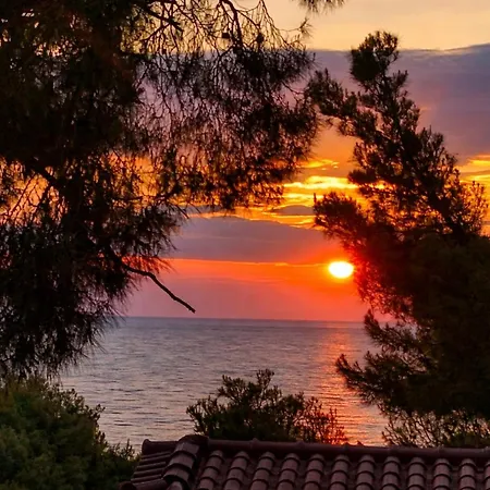 Sunset Cove By Halu! - Spacious 4-bedroom Néos Marmarás